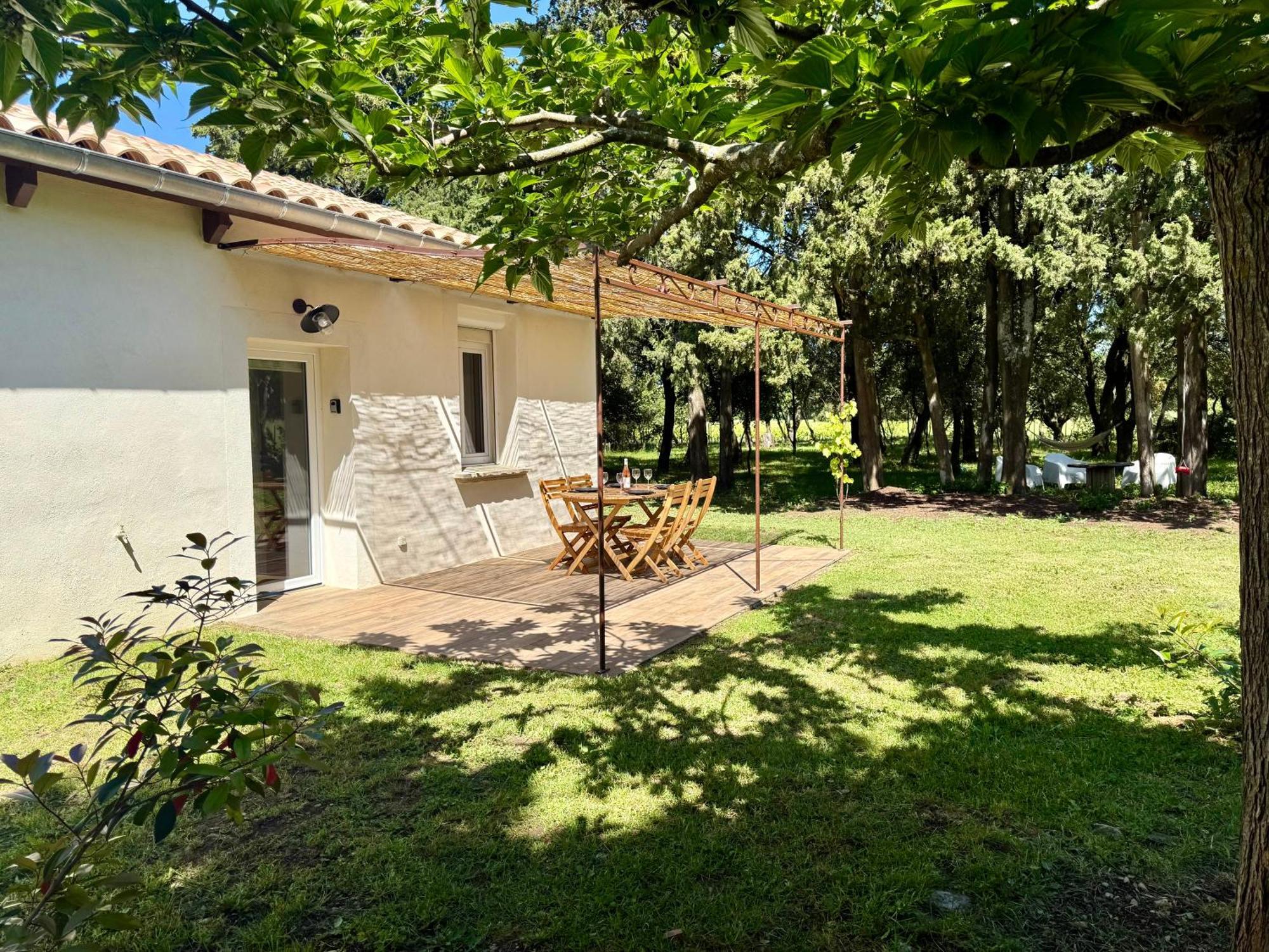 Maisonnette Avec Petite Foret Valréas Exteriör bild